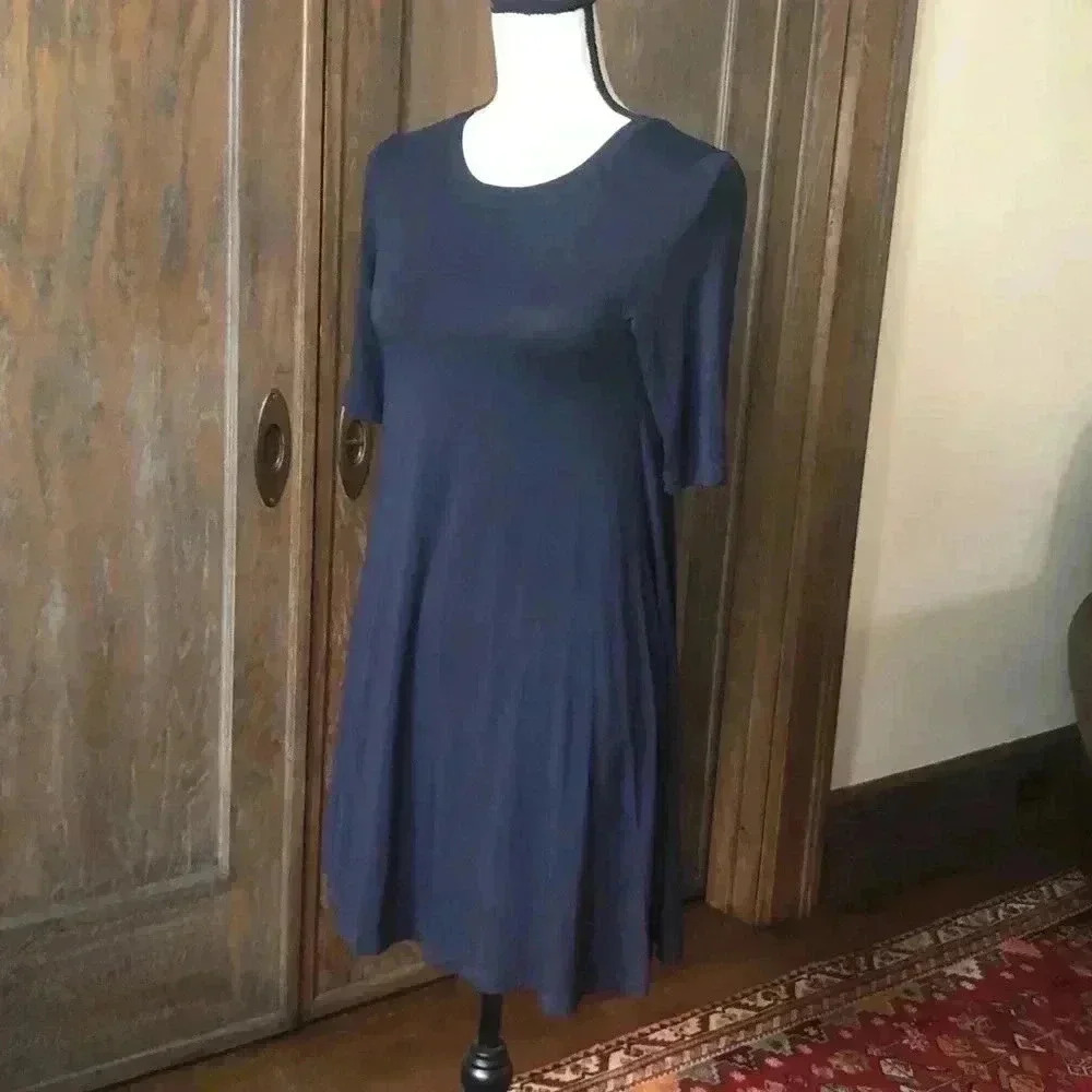 Heyton | Black Swing Dress